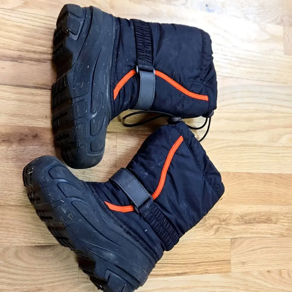 Sorel Children's Flurry™ winter boots. size 2